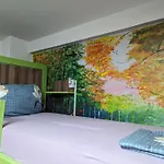 Tias Hostel *