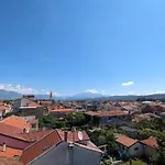 Tias 旅馆 *