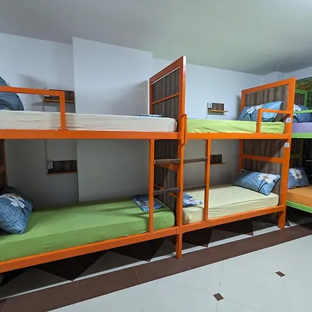 Tias Hostel *