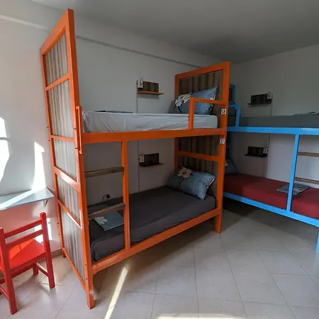 Tias * Szkodra