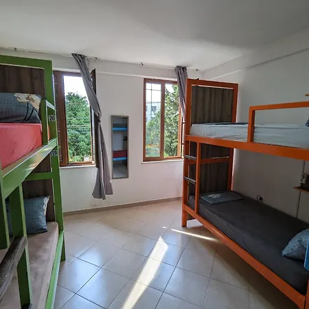 Hostel Tias
