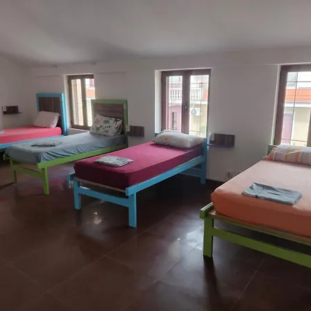 Tias Hostel *