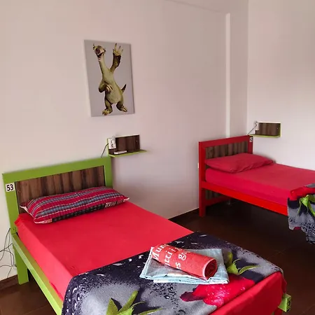 Tias Hostel Shkoder