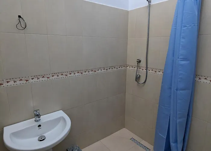 بيت شباب Tias شكودر