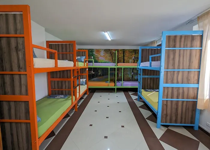 Tias بيت شباب شكودر